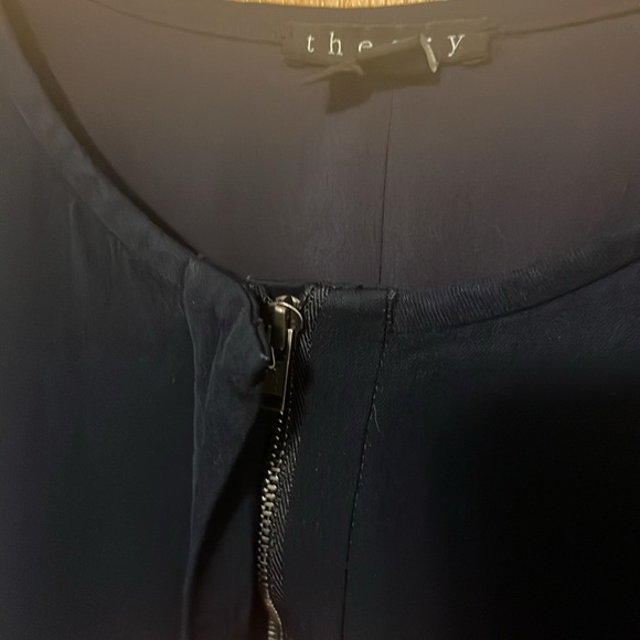 Navy blue size 8 theory dress with front zip placket - Picture 3 of 4